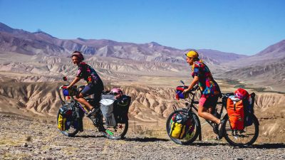 Rette, rette, Fahrradkette: Zwei Schwestern radeln um die Welt