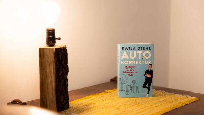 Rezension: „Autokorrektur“ von der Mobilitätsexpertin Katja Diehl