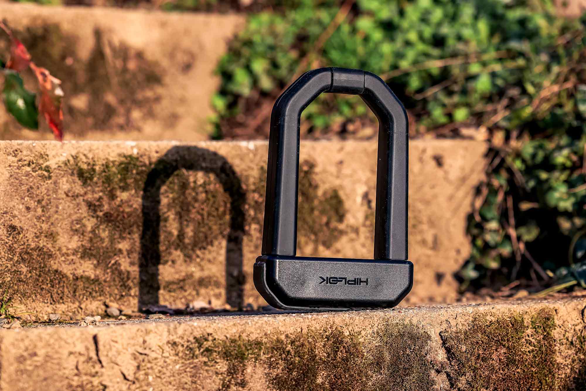 Hiplok also calls the d1000 the "anti-angle grinder lock" - that really says it all. Marked with the "solo secure diamond" seal, it's one of the most secure locks you can get for bike theft protection. With a purchase price of 279. 99 euros, however, it is also one of the most expensive...