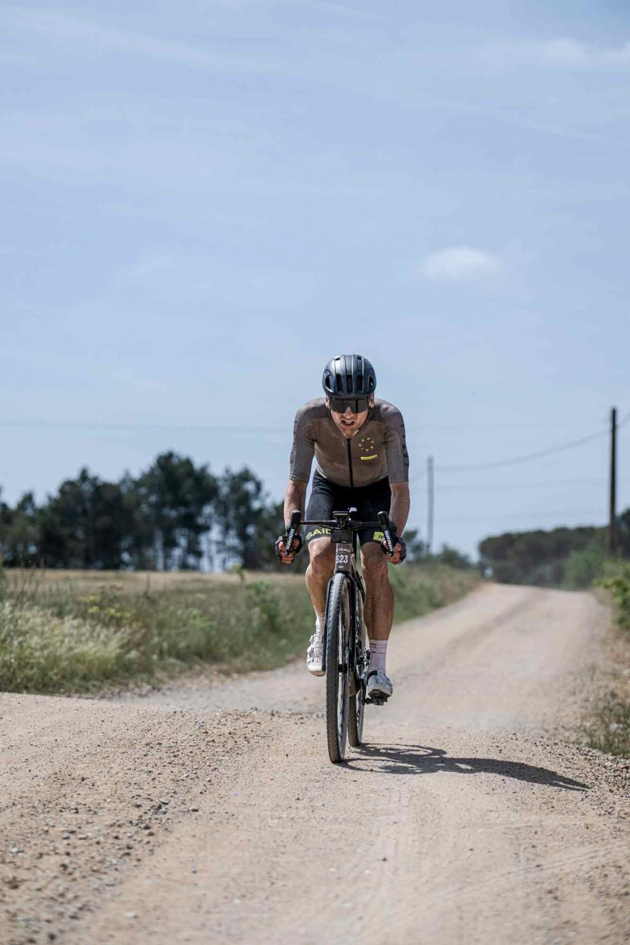 Pure sun and dust-dry gravel: that's what you get in girona at the end of april. A good place for the first race of the gravel earth series. Photo: nils laengner
