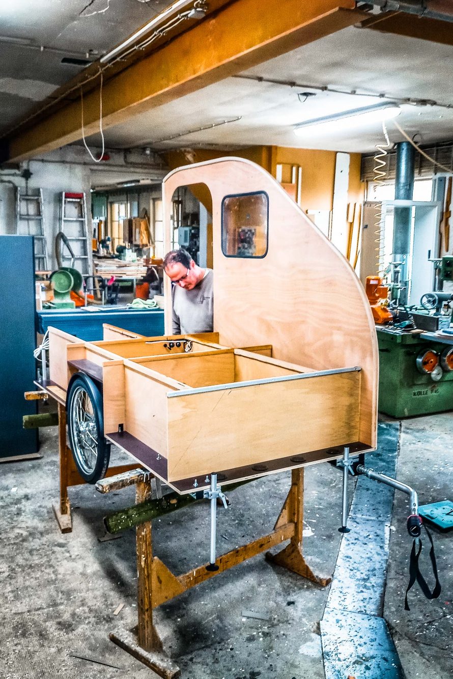 In der holzwerkstatt naid deliu in sinsheim-hilsbach kannst dir unter fachkundiger anleitung deinen fahrrad wohnwagen selber aufbauen!