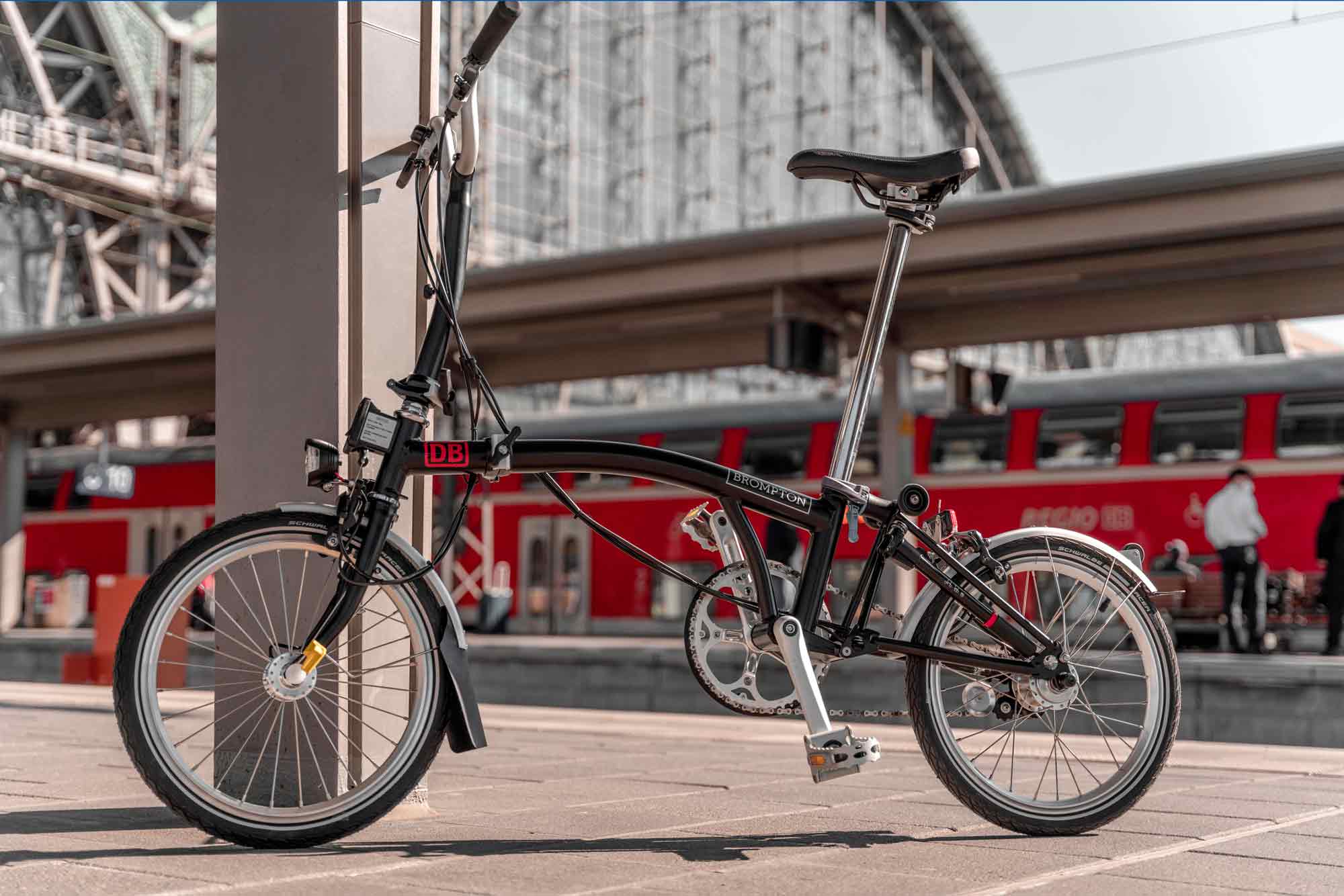 Now available with the deutsche bahn folding bike subscription: the cult folding bike from brompton.