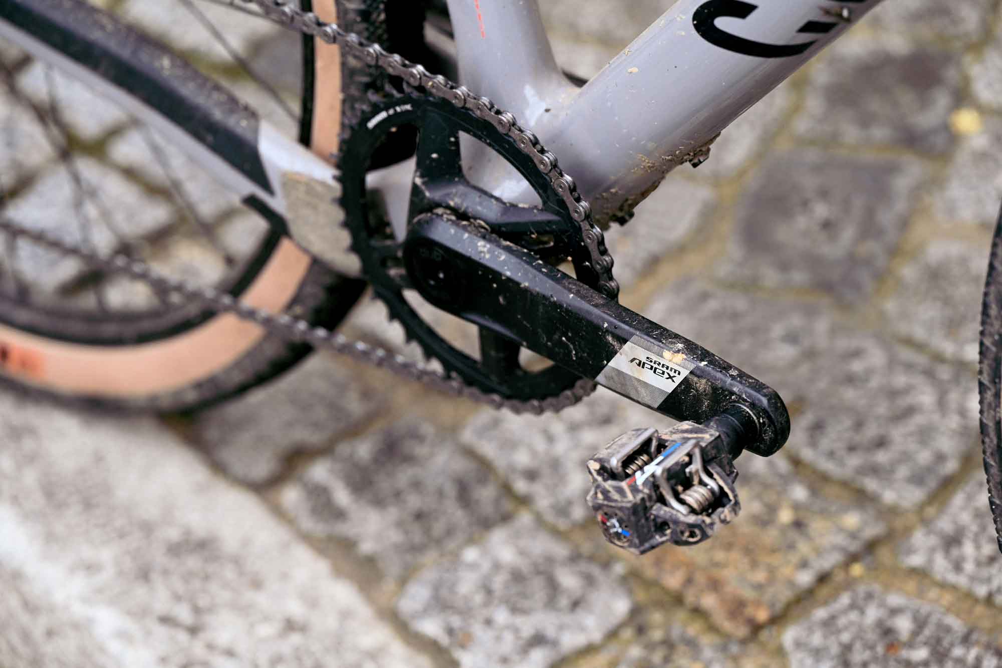 Everything on the crank is mechanical anyway. Except.... : you decide on the powermeter upgrade. This makes the new sram apex groupset an exciting alternative even for professional sports use.