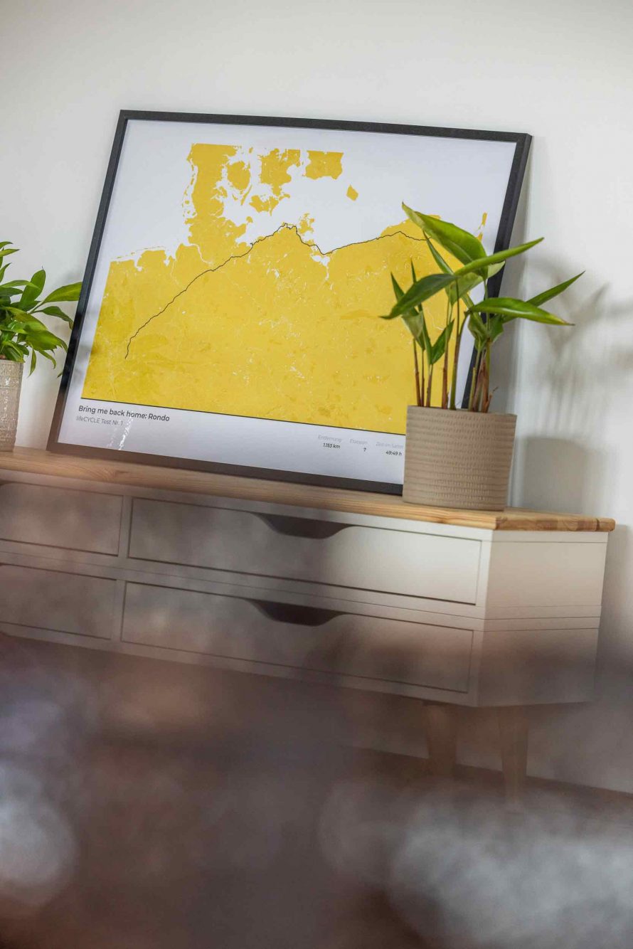 The somewhat different strava art expression: cadence prints turn your most beautiful bike rides into a highlight in your home.