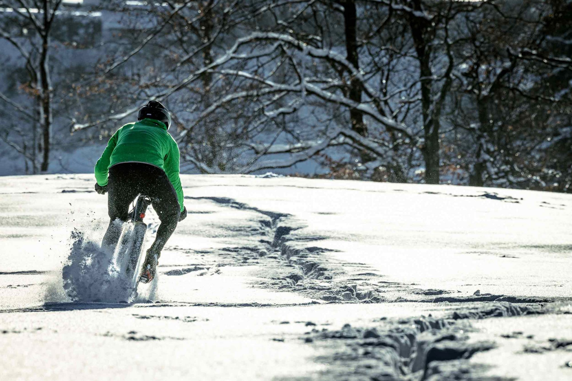 Hol das basic monster gravelbike test bike raus – es hat geschneit!