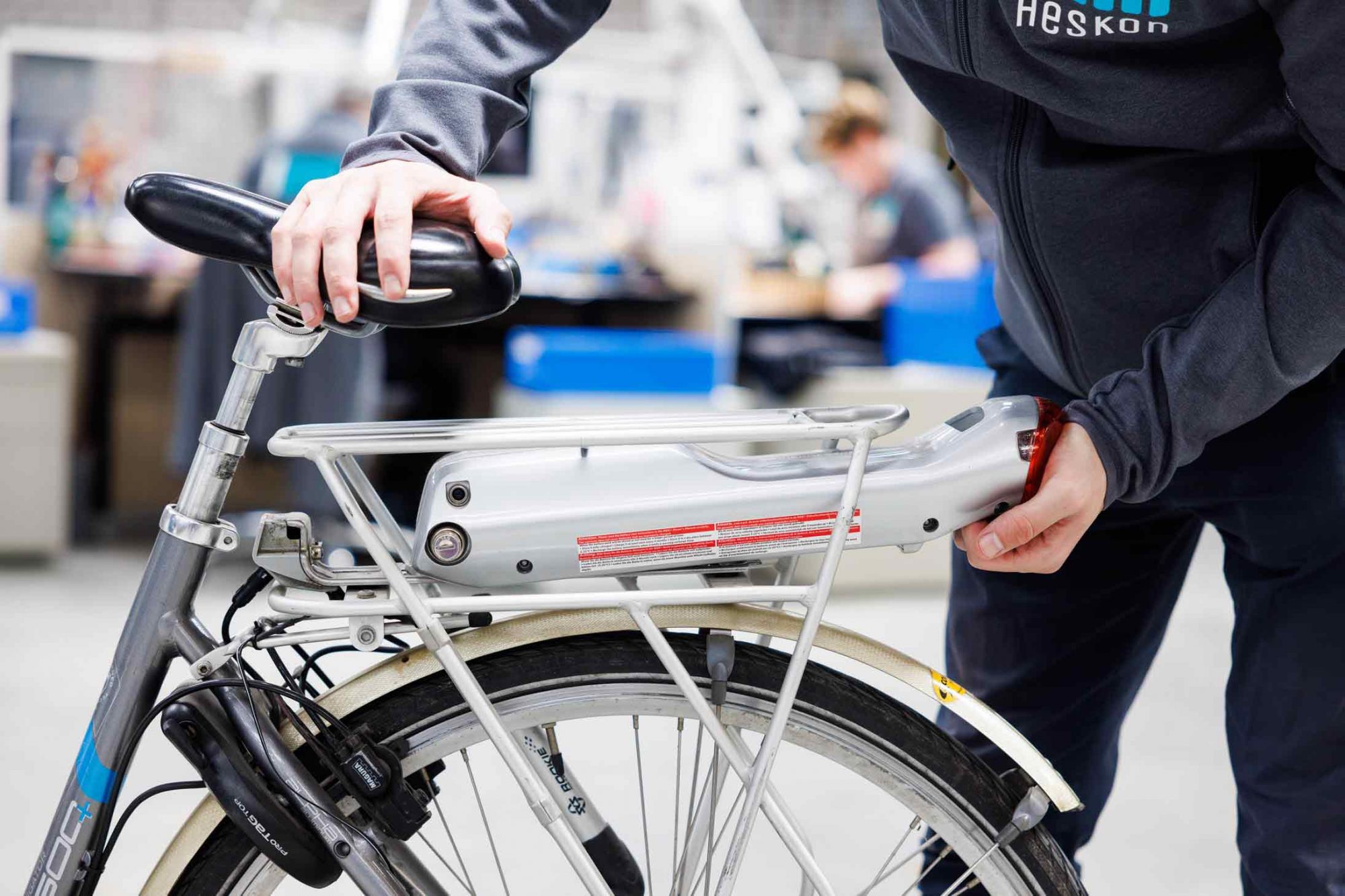 Battery repair specialist heskon also takes care of battery packs for which the manufacturer no longer offers a service. Breathe new life into your old e-bike and use it even more sustainably!